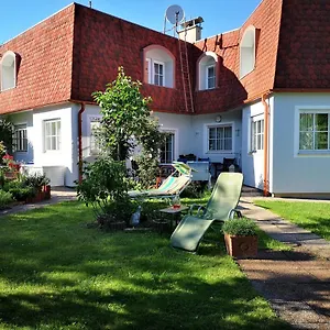 Apartment Christl - Mit Garten Und Pool Zur Mitbenutzung, Wien