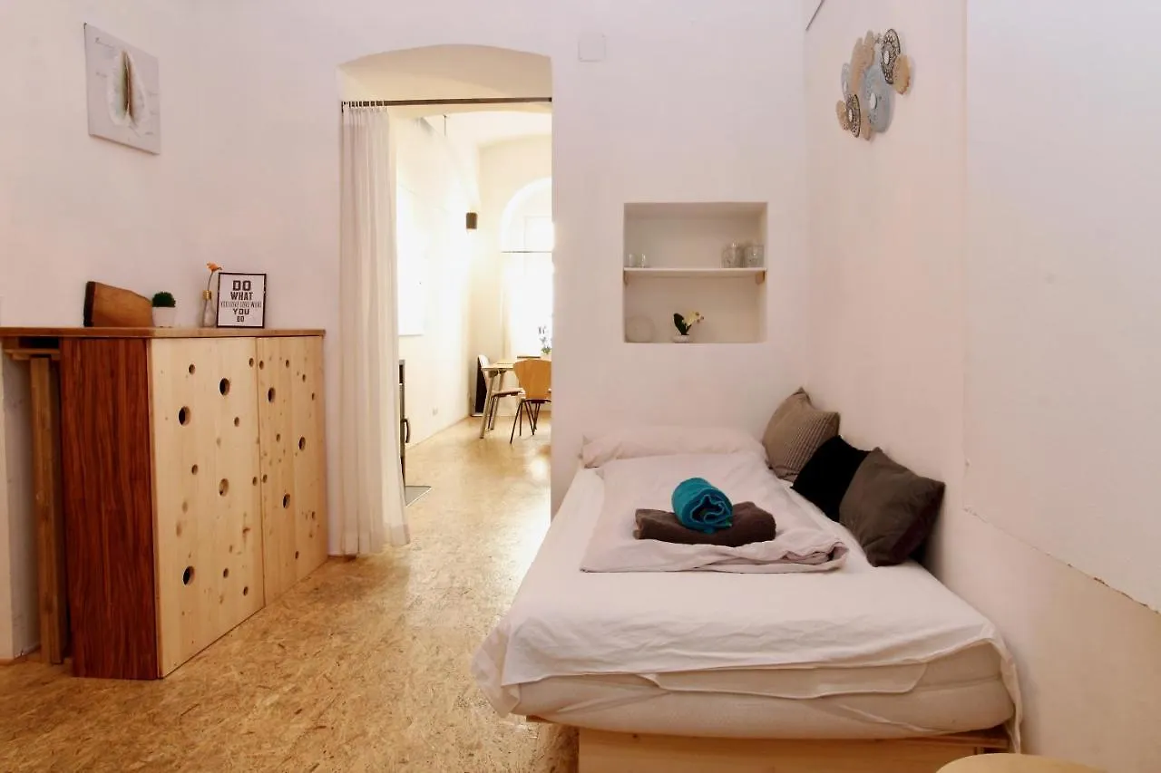 Apartment Laer Hundertwasserhaus Vienna